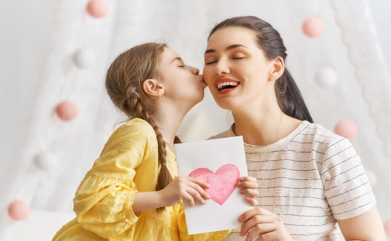 Valentýnské tvoření – přáníčka, obrázky a další dárky pro maminku